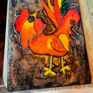 Ruscha - Wandbild Keramikplatte Bunter Hahn Handbemalt aus den 60er/70er Jahren kopen? Bied vanaf 80!