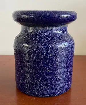 Freek Berends - Blauw wit gespikkeld studio aardewerken vaasje kopen? Bied vanaf 1!