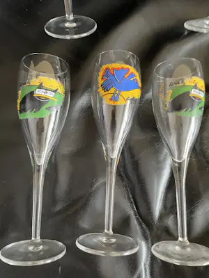 Corneille - Zes champagneglazen en een koffiekopje kopen? Bied vanaf 40!