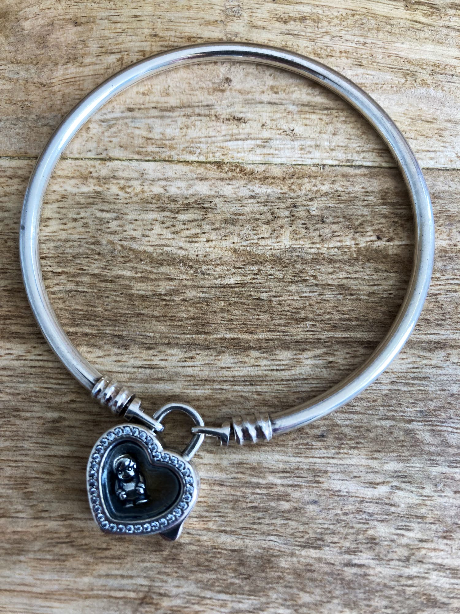 Zilveren slavenarmband met hart als slot. Hart bezet met zirkonia. verkocht voor € 25!