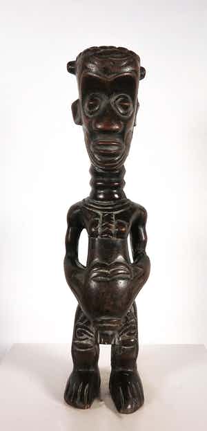 Lulua - Houten beeld met prominente navel en scarificaties verkocht voor € 1!