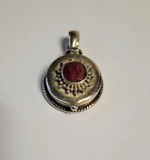 Nieuwe hanger facet geslepen Robijn edelsteen medaillon kopen? Bied vanaf 65!
