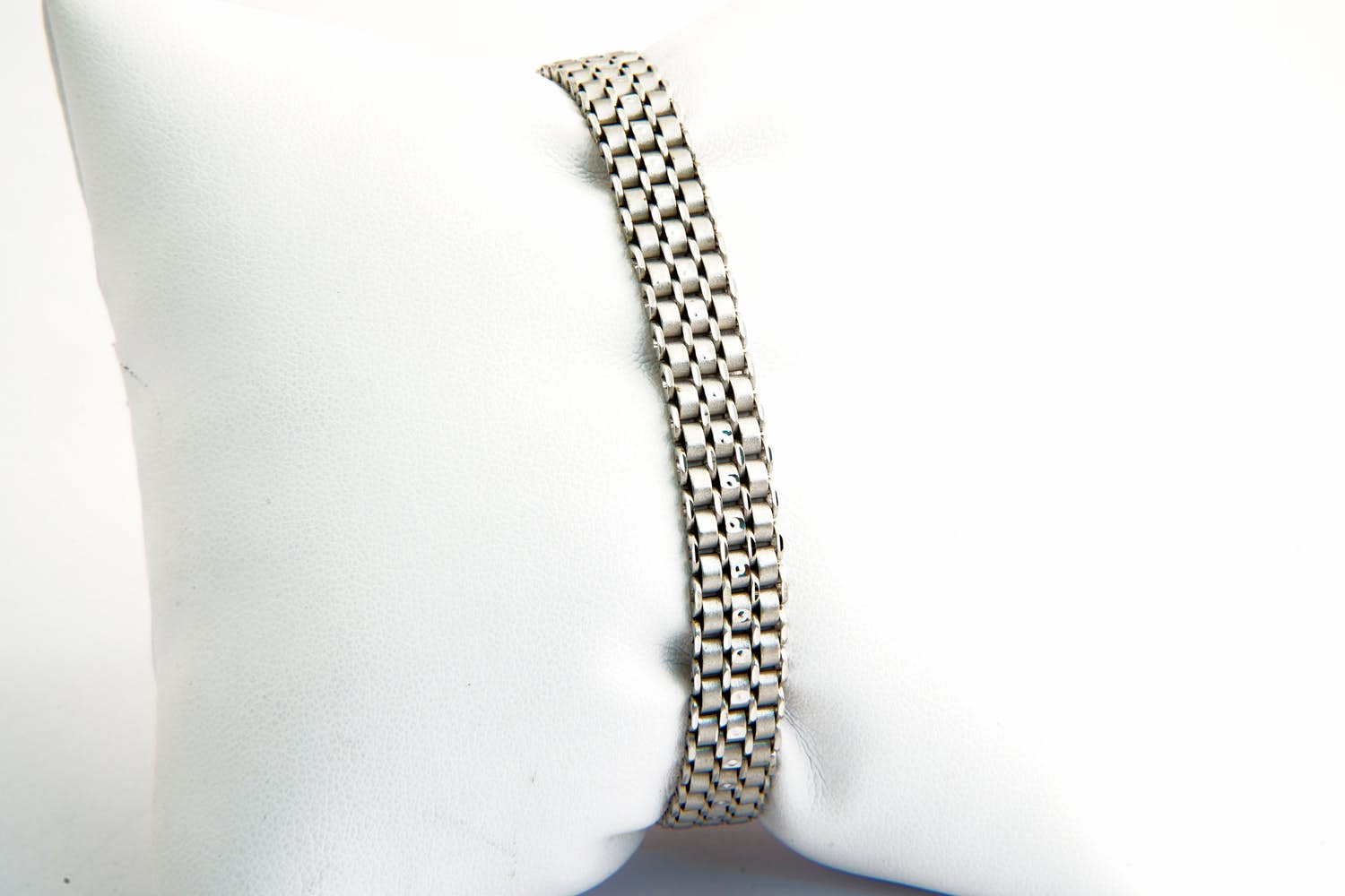 53-  Gematteerde 18 karaats wit-gouden schakel-armband - unisex model kopen? Bied vanaf 830!