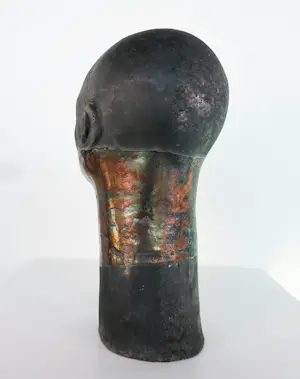 Ida De Roy - Set van twee sculpturen van keramiek, Hoofden kopen? Bied vanaf 200!