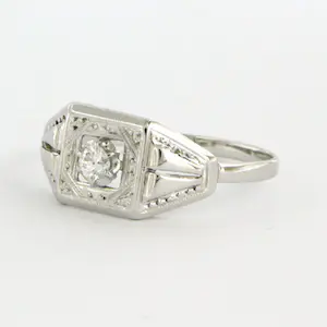 18k witgouden ring bezet met oud Europees slijpvorm geslepen diamant kopen? Bied vanaf 135!