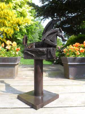 Eric Claus - Drie paardenhoofden. verkocht voor € 549!