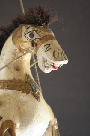 Niet of onleesbaar gesigneerd - Antiek Polychroom beschilderd marionetten paard kopen? Bied vanaf 1!