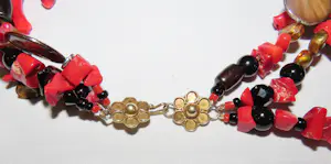 Ketting van koraal, parels, git, rookkwarts, agaath en lavasteen kopen? Bied vanaf 400!