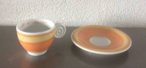 Keith Haring - e.a. TWEE ESPRESSO KOP-EN-SCHOTELS EN EEN MOK kopen? Bied vanaf 16!