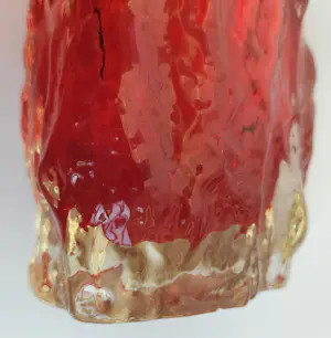 Geoffrey Baxter - Bark Vaas Ruby Red kopen? Bied vanaf 30!