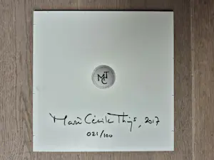 Marie Cecile Thijs - White Chocolate & Cacao Butter, Print op dibond, gesigneerd verso 21/100 kaufen? Bieten Sie von 1150!