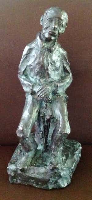 Brons (Onbekend) - Zittende figuur verkocht voor € 200!