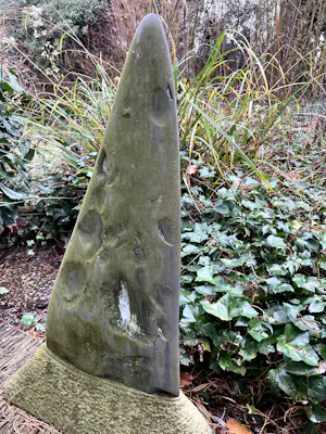 Onbekend - abstract stenen object kopen? Bied vanaf 250!