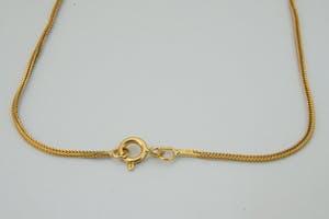 2524 - Stijlvol 18 karaats geel-gouden dames Dokiya "balletjes" halssieraad. kopen? Bied vanaf 220!