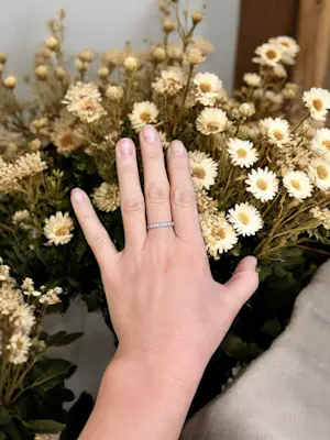 14 kt witgouden rijring met diamanten kopen? Bied vanaf 400!