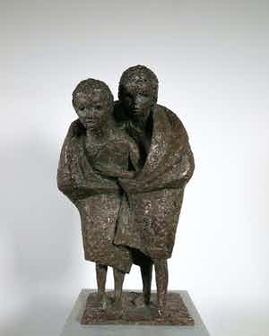 Adri Blok - Twee omwikkelde bronzen figuren verkocht voor € 500!