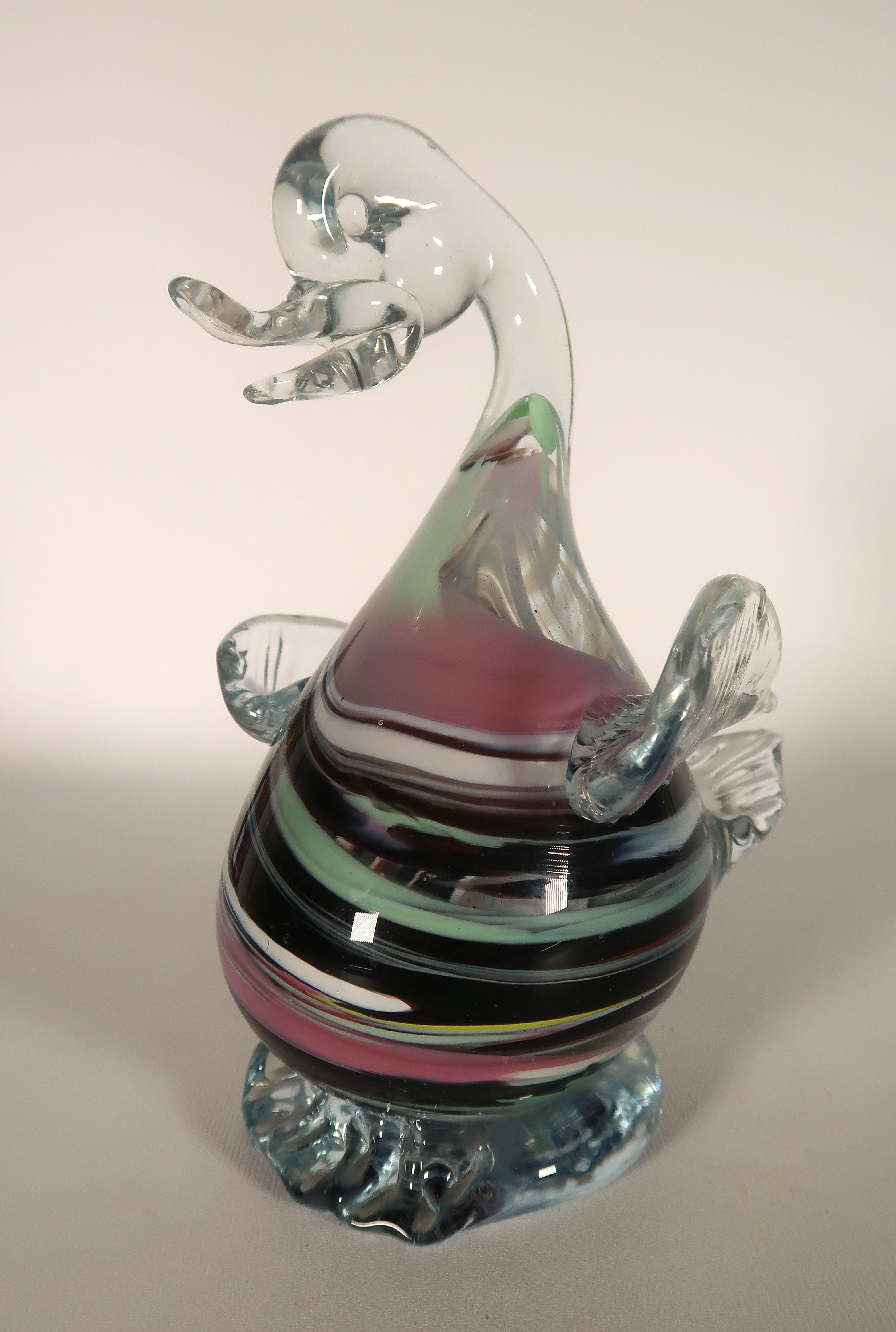 Niet of onleesbaar gesigneerd - Glas, Eend verkocht voor € 1!