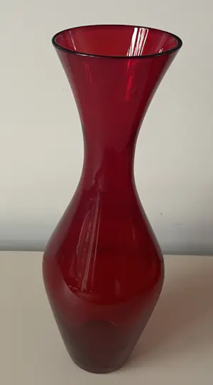 Reijmyre Glasbruk - vintage robijnrode vaas ontwerp Monica Bratt kopen? Bied vanaf 40!