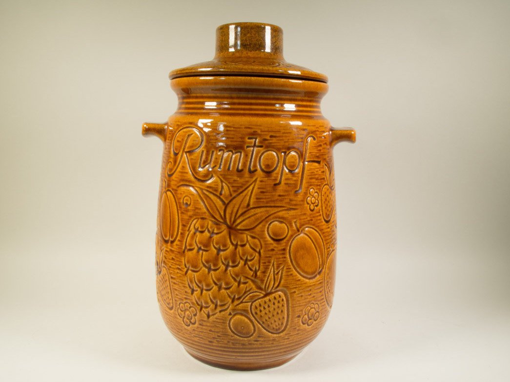 Niet of onleesbaar gesigneerd - Rumtopf Scheurich, West Germany, 204-28, W. Germany, oker verkocht voor € 1!
