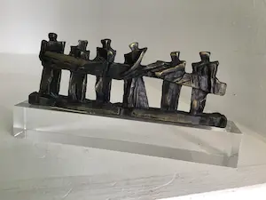 Frans Steginga - Sculptuur “ DE ZAAK VAN DE GROND TILLEN “. Gesigneerd kopen? Bied vanaf 1!