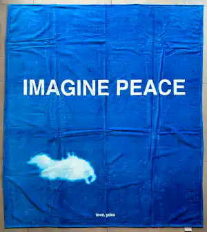Yoko Ono - Imagine Peace, Digitaldruck auf Strandtuch kaufen? Bieten Sie von 225!