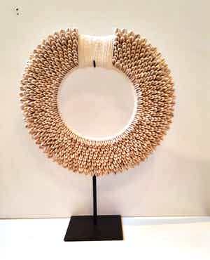 Nieuw-Guinea - Schelpenketting verkocht voor € 25!