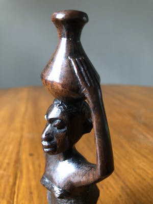 Niet of onleesbaar gesigneerd - Afrikaanse waterdrager kopen? Bied vanaf 1!