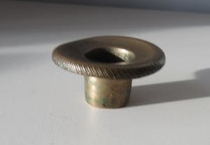 Curiosa - Antieke 19e eeuwse messing kandelaar kopen? Bied vanaf 1!