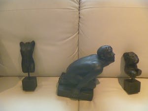 Curiosa - 3 sculpturen - twee torso's en een naakte man op zijn knieen kopen? Bied vanaf 50!