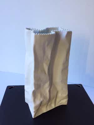 Tapio Wirkkala - Papieren Zak Vaas biscuit (mat) porselein voor Rosenthal h 22,5 cm verkocht voor € 69!