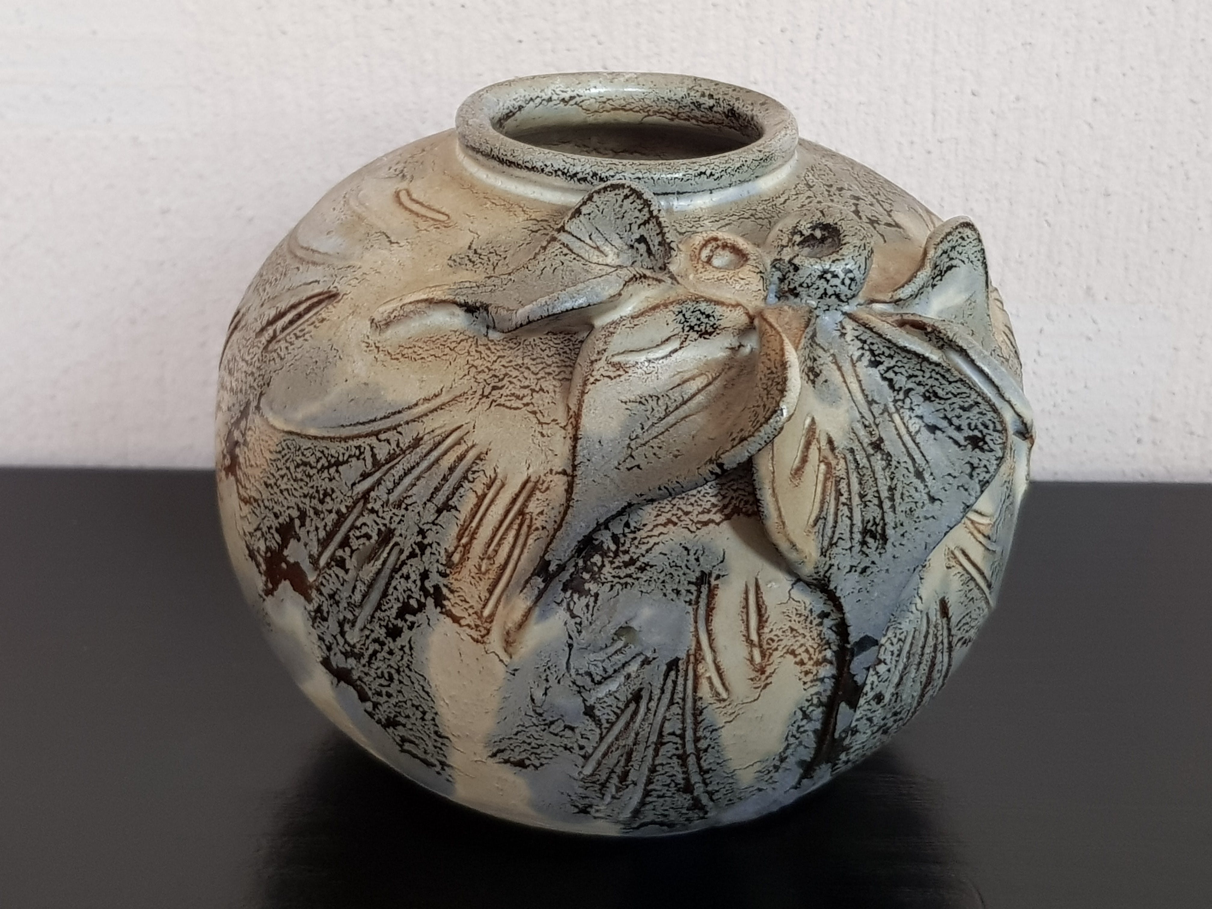 Niet of onleesbaar gesigneerd -  Vaasje - Keramiek, Gesigneerd verkocht voor € 5!