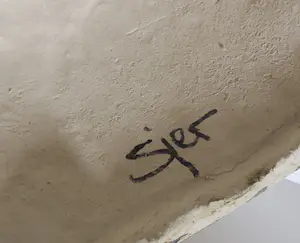 Sjer Jacobs - Keramiek, Vrouw met parelketting kopen? Bied vanaf 150!