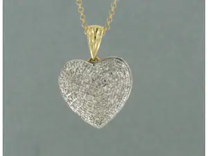 18k gouden collier met een gouden hanger in een vorm van een hart met diamant kopen? Bied vanaf 575!