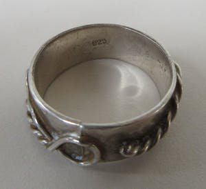 Niet of onleesbaar gesigneerd - Vintage Studio zilveren ring - 1e gehalte zilver (925) kopen? Bied vanaf 1!