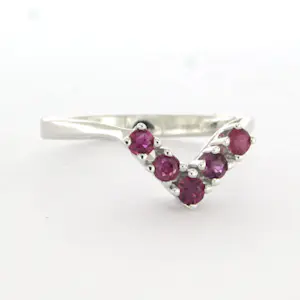 14k wit gouden ring bezet met robijn - ringmaat 17.75(56) - 1.9 gram kopen? Bied vanaf 210!