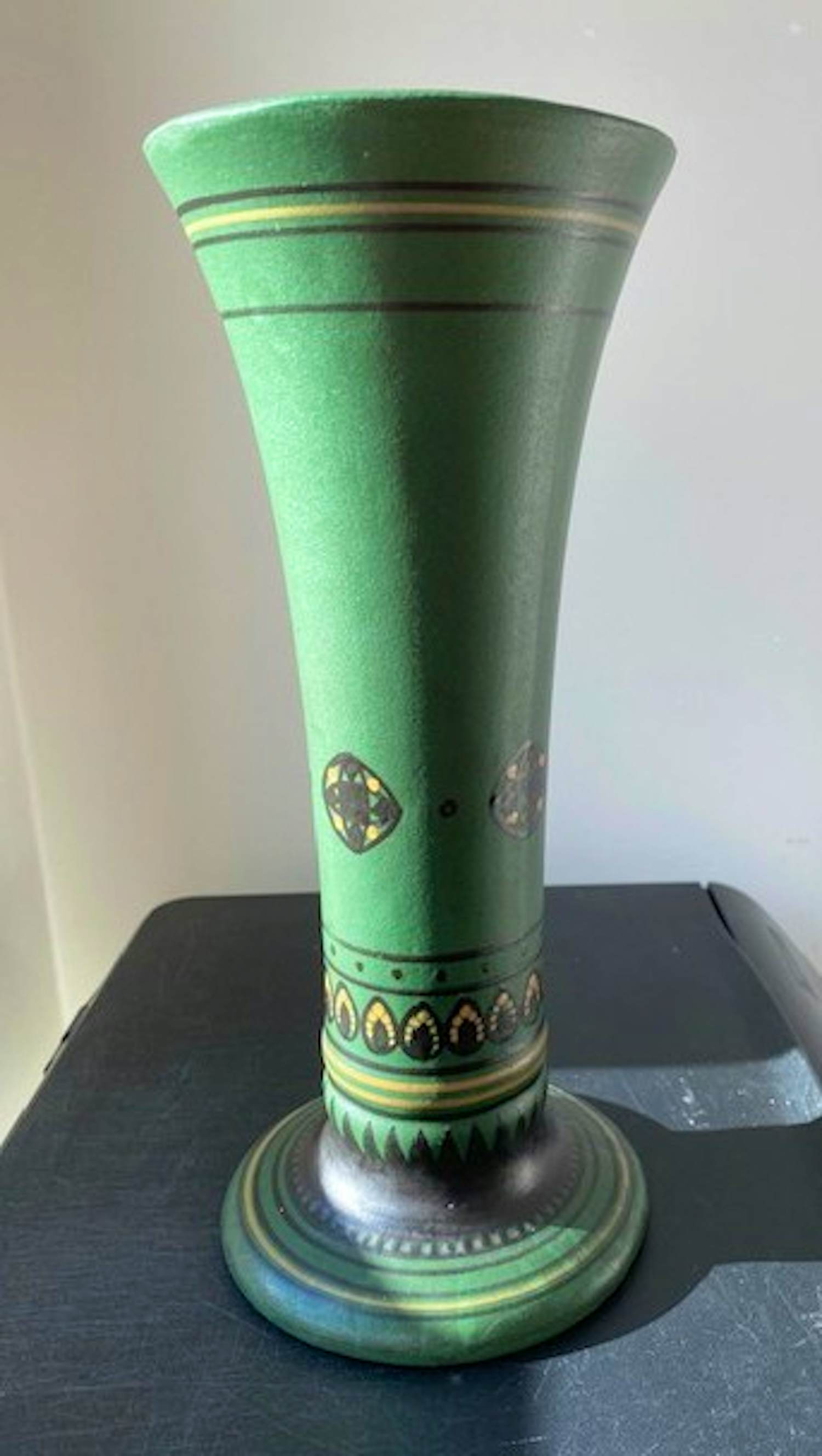 Bert Nienhuis - Plateelbakkerij De Distel Art Deco vaas Bert Nienhuis 1905 kopen? Bied vanaf 25!