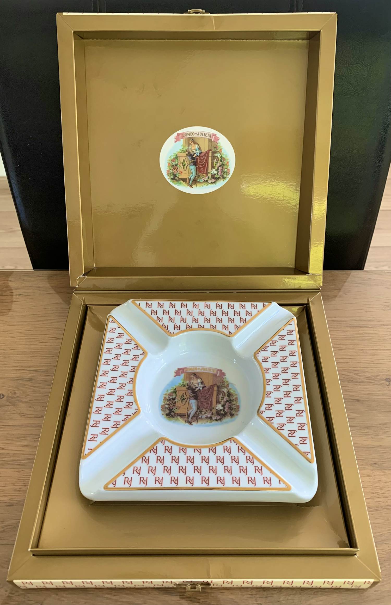 Bidasoa Porcelanas - Romeo y Julieta proceleinen sigaren asbak (nieuw) verkocht voor € 75!