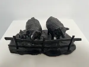 Adri de Waard - Bronzen sculptuur | 'Schaapjes achter een hek' kopen? Bied vanaf 1!