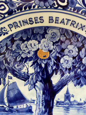 Porceleyne Fles - Beperkte oplage Herdenkingsbord geboorte Prinses Béatrix kopen? Bied vanaf 150!