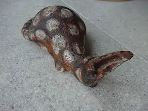 Jan van Stolk - zeldzame plastiek van een op de loer liggende kat kopen? Bied vanaf 145!