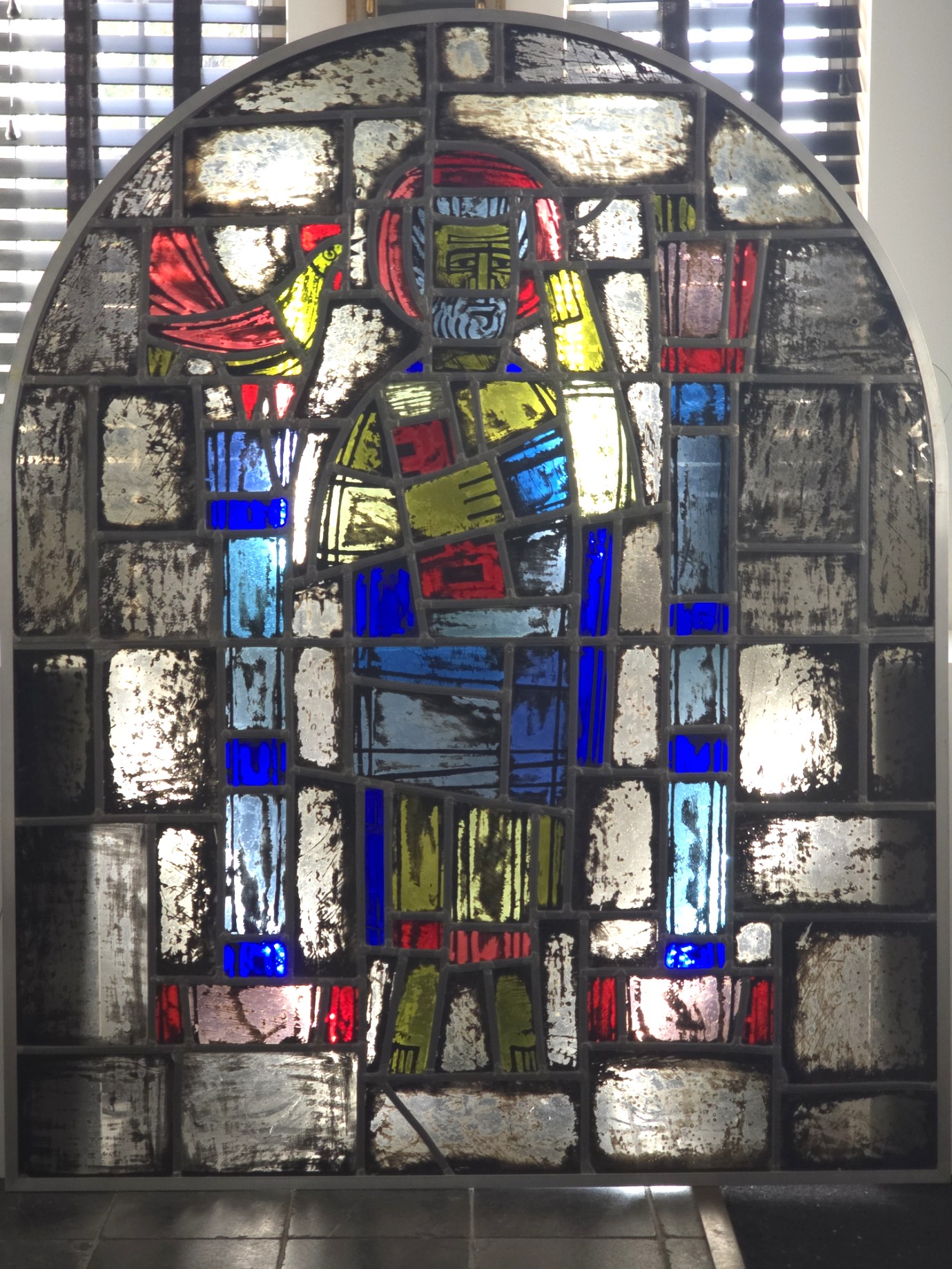 Buy Akke Sins - Monumentaal Glas-in-Loodraam 'Heiligenfiguur' (Driesprongkerk Breda, ca. 1950)? Bid from 250!
