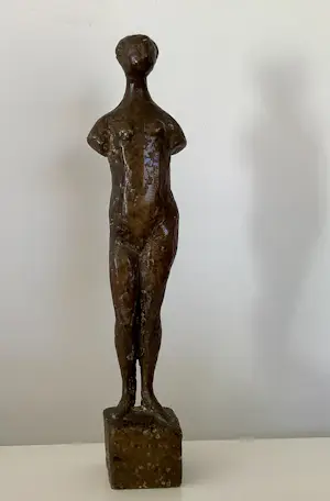 Brons (Onbekend) - Naakt meisje kopen? Bied vanaf 95!