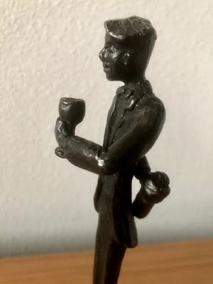 Corry Ammerlaan - Prachtig beeld " DE WIJNLIEFHEBBER " kopen? Bied vanaf 45!