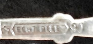 Zilver - D.E. Douwe Egberts verzilverd lepel, Zilveren pincet en nog 10 lepeltjes kopen? Bied vanaf 1!