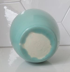 Plateelfabriek Schoonhoven N.V. - Celadon kleurig platelen vaasje kopen? Bied vanaf 10!