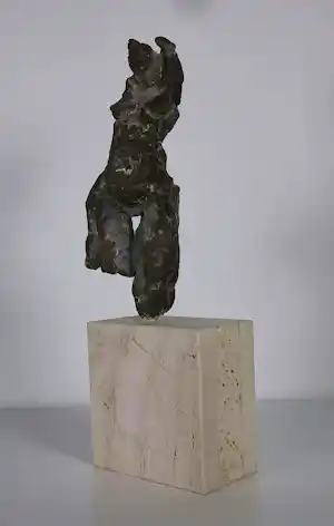 Gerard Engels - Brons, Vrouwfiguur op stenen sokkel + 3 boeken vendu pour 350€ !