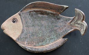 Ada Stel - Keramiek schaaltje in de vorm van een vis kopen? Bied vanaf 45!