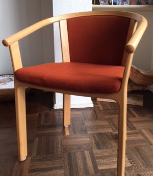 Magnus Olesen - Denemarken: Vier beukenhouten stoelen brique zitting en rugleuning kopen? Bied vanaf 150!