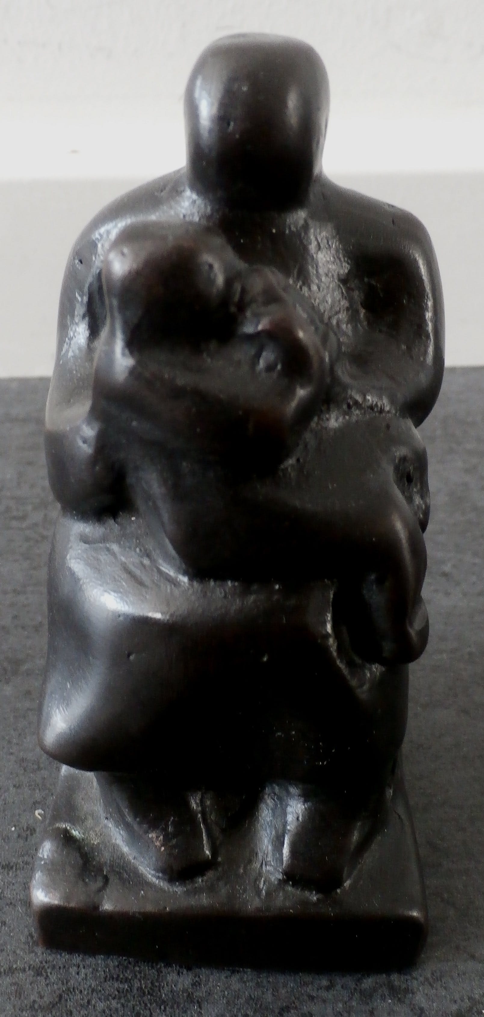 Charlotte van Pallandt - Bronzen beeldje: moeder en kind verkocht voor € 699!