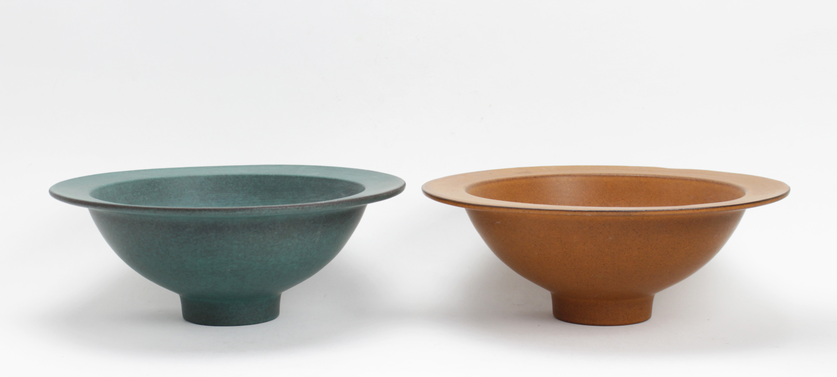 Cor Unum - 2 aardewerk schalen kopen? Bied vanaf 10!